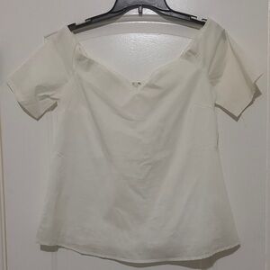 essue Cream Short Sleeve V-Neck Blouse